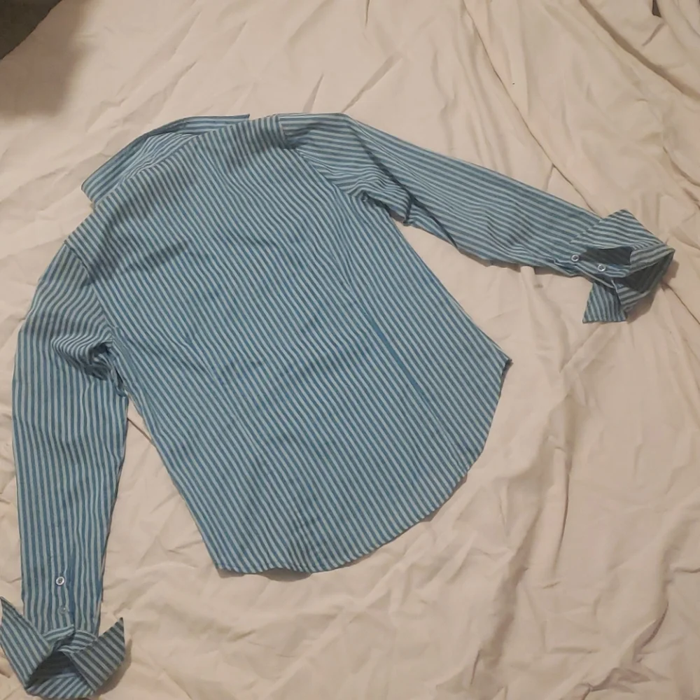 Harve Bernard vertical striped button down size small - Picture 5 of 5